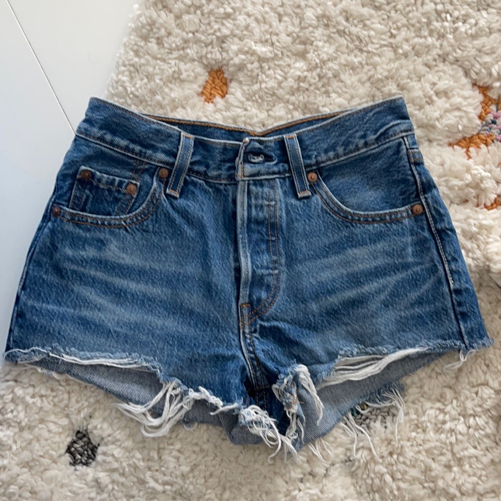 501 Levi Denim Shorts 24